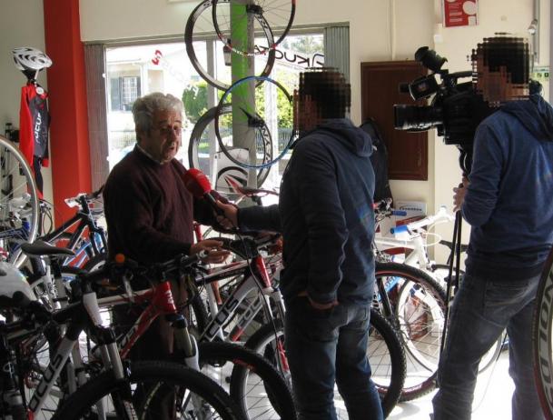Equipa de reportagem SIC em entrevista ao Sr. José Santos